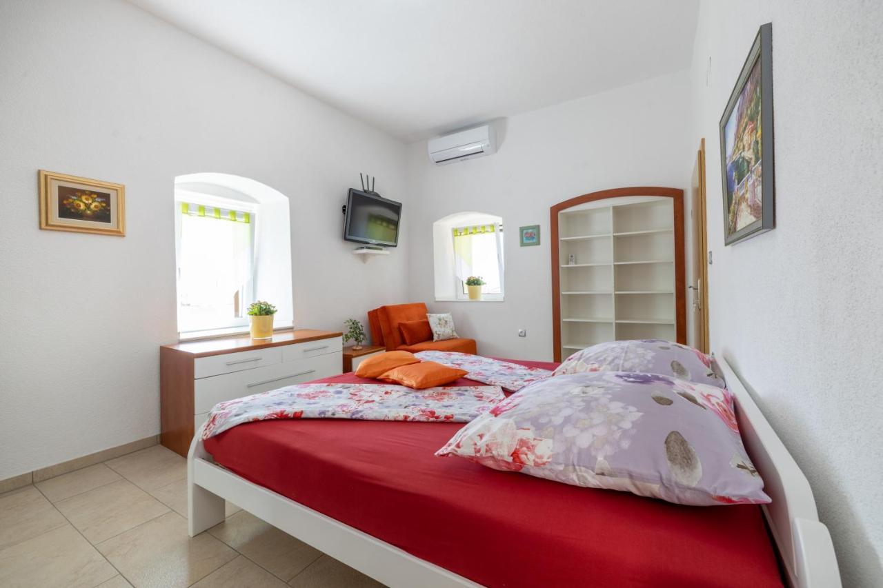 Apartmani Soldan Макарска Экстерьер фото
