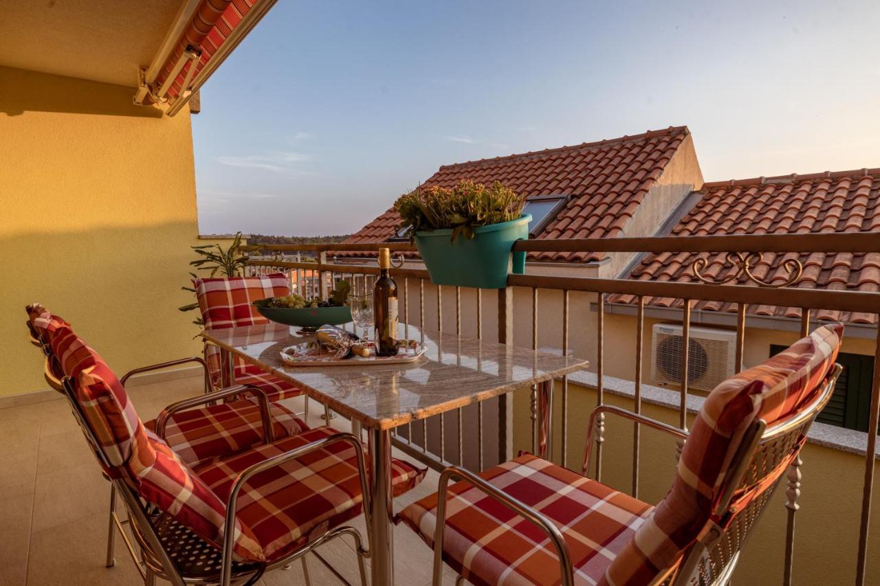 Apartmani Soldan Макарска Экстерьер фото